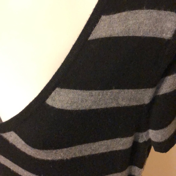 Express striped short sleeve sweater - Picture 2 of 5